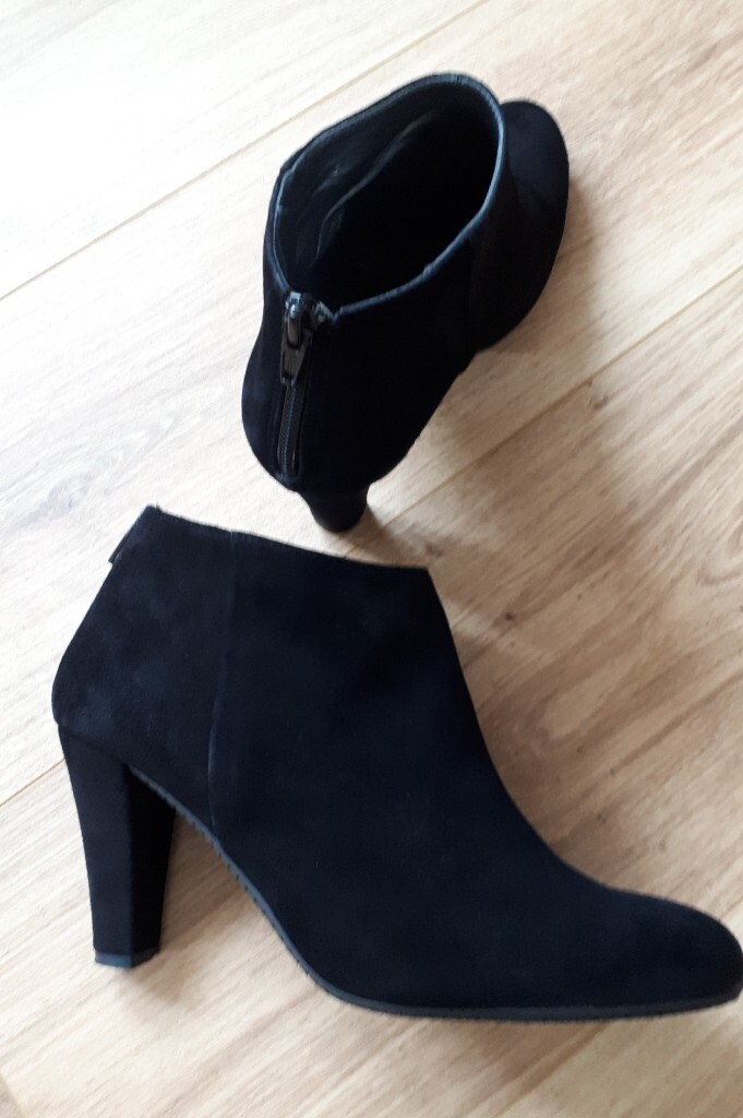 carl scarpa ankle boots